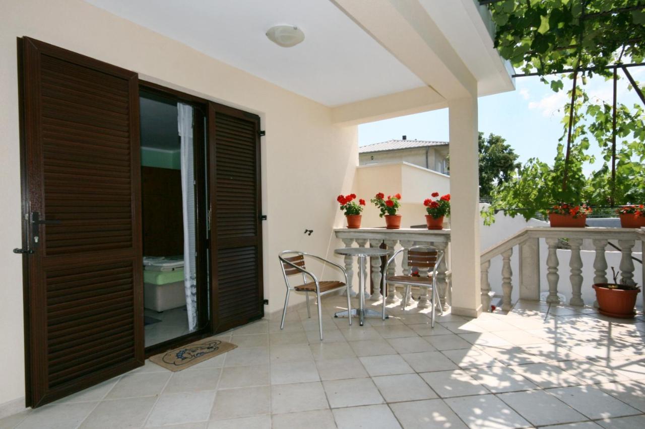 Apartments With A Parking Space Novi Vinodolski - 5593 Екстериор снимка